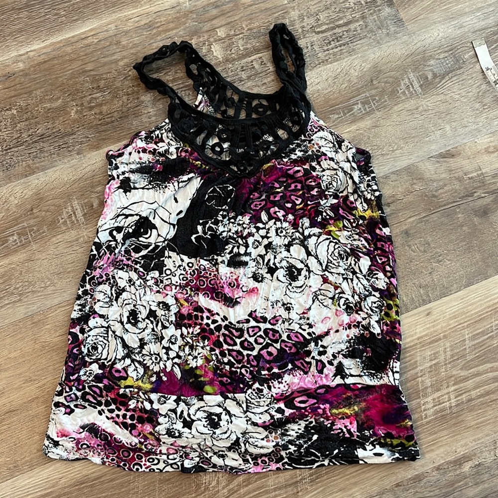 Rue 21 Tank